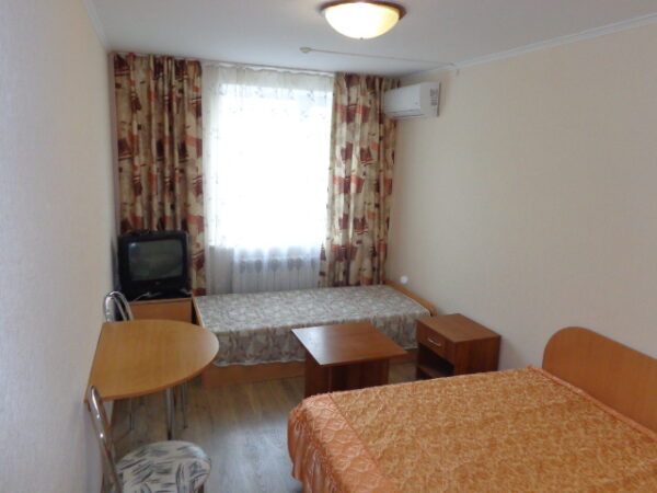 photo bottom left 1 home page hotel central